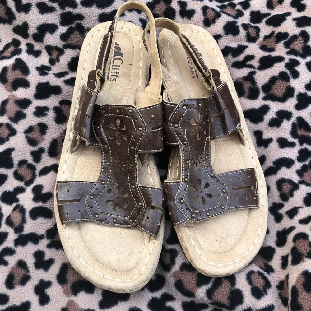 🌹🌹Cliffs by White Mountain Sandals Size 7.5🌹🌹